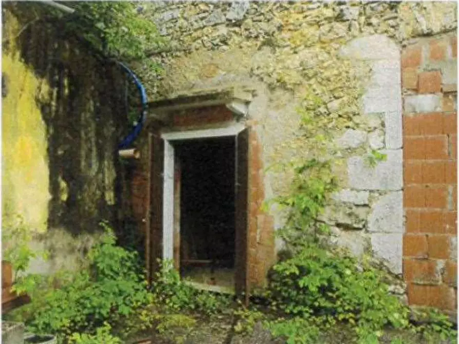 Immagine 39 di Porzione di casa in vendita  in Località Burgagnani a Badia Calavena