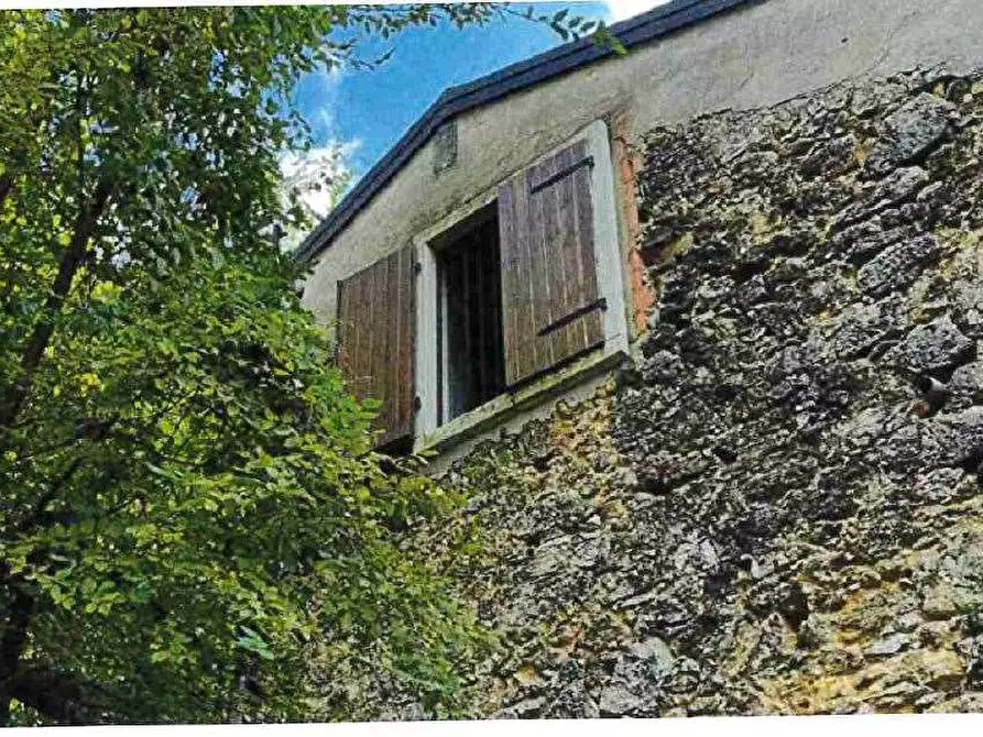 Immagine 5 di Porzione di casa in vendita  in Località Burgagnani snc a Badia Calavena