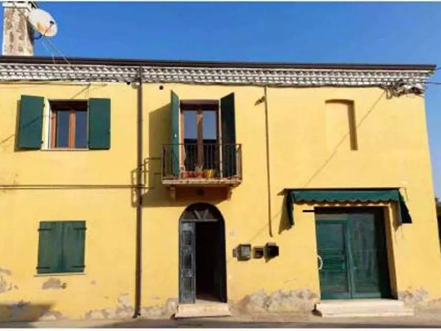 Immagine 1 di Appartamento in vendita  in via Villaraspa  57 a Albaredo D'adige