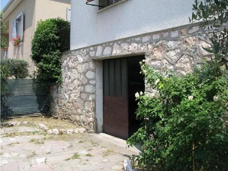 Immagine 10 di Porzione di casa in vendita  in Via G. Marconi 47 a Cavaion Veronese