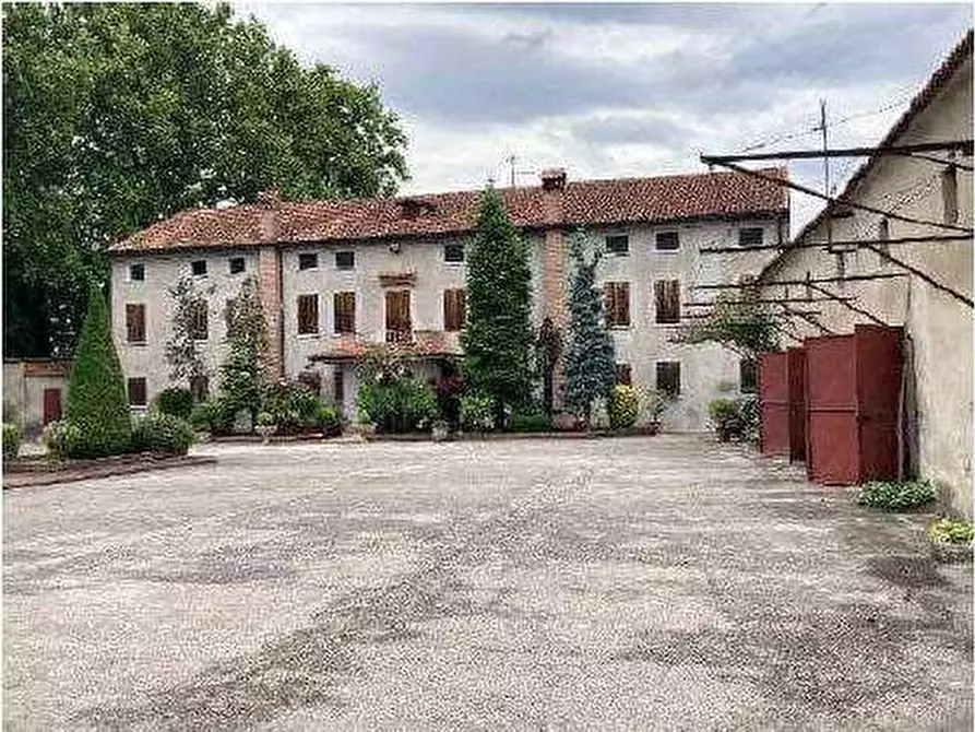 Immagine 1 di Porzione di casa in vendita  in Via Capitello 622 a Castagnaro