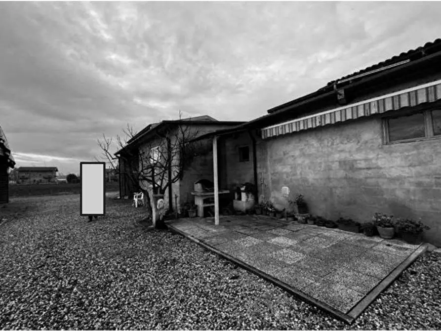 Immagine 9 di Porzione di casa in vendita  in Via Alpone 16 a Buttapietra