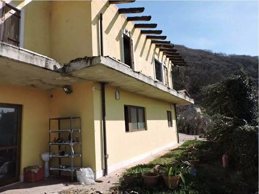 Immagine 6 di Villa in vendita  in Via Palazzin 5 a Negrar di Valpolicella
