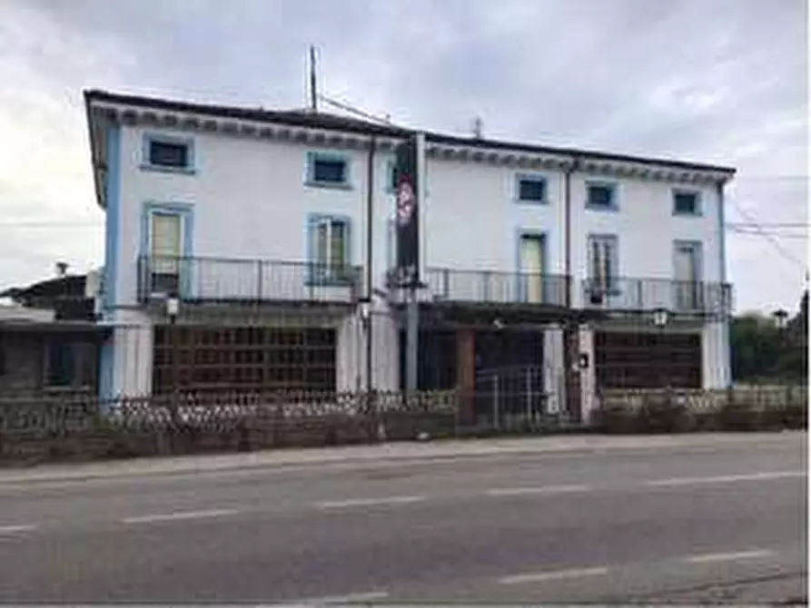 Immagine 1 di Porzione di casa in vendita  in Via Madonnina di Prabiano 11 a Villafranca Di Verona
