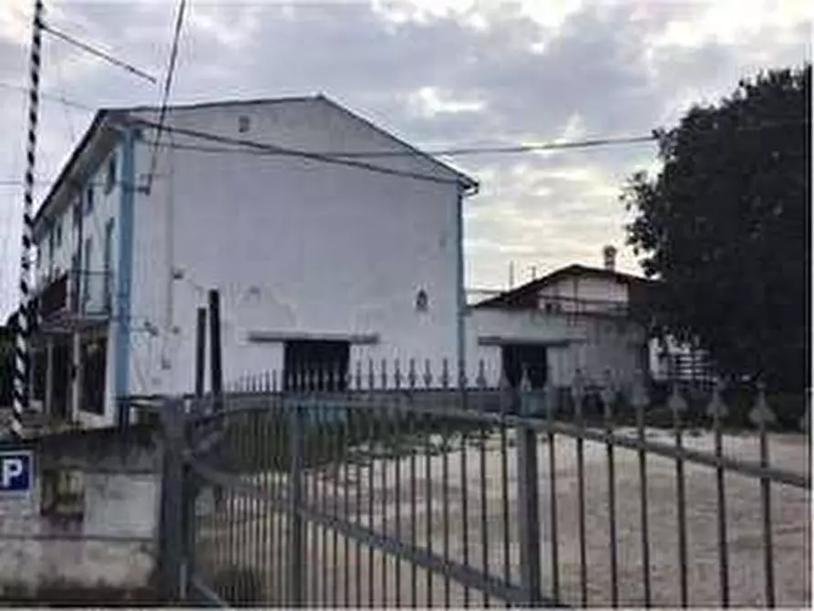 Immagine 4 di Porzione di casa in vendita  in Via Madonnina di Prabiano 11 a Villafranca Di Verona