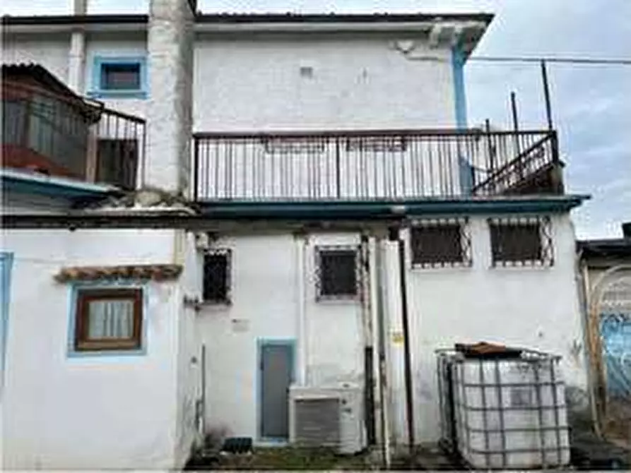 Immagine 6 di Porzione di casa in vendita  in Via Madonnina di Prabiano 11 a Villafranca Di Verona