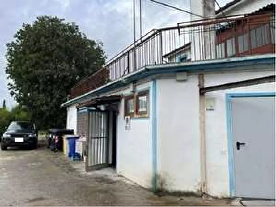 Immagine 8 di Porzione di casa in vendita  in Via Madonnina di Prabiano 11 a Villafranca Di Verona