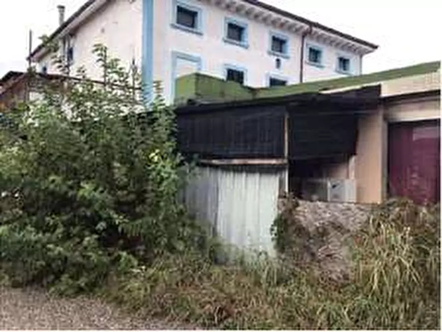 Immagine 10 di Porzione di casa in vendita  in Via Madonnina di Prabiano 11 a Villafranca Di Verona