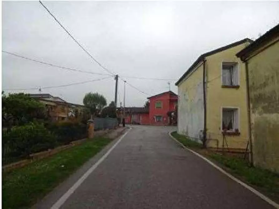 Immagine 2 di Porzione di casa in vendita  in Via Giacomo Leopardi 409/2 a Castagnaro