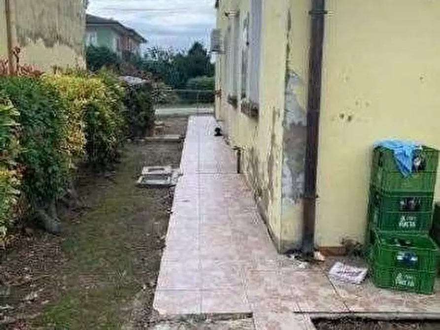 Immagine 11 di Porzione di casa in vendita  in Via Giacomo Leopardi 409/2 a Castagnaro