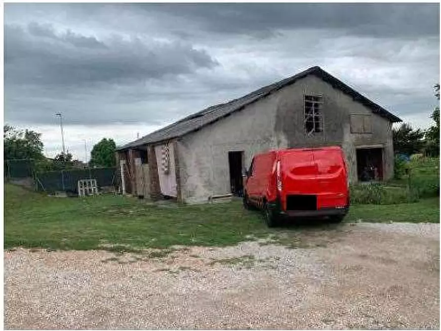 Immagine 15 di Porzione di casa in vendita  in Via Giacomo Leopardi 409/2 a Castagnaro