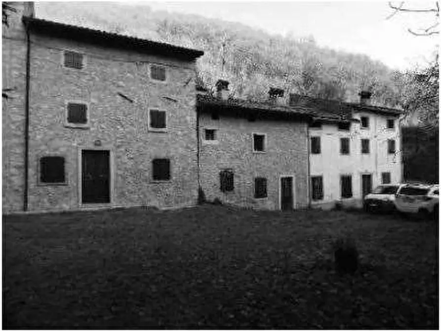 Immagine 1 di Porzione di casa in vendita  in Contrada Vanti 1 a Badia Calavena