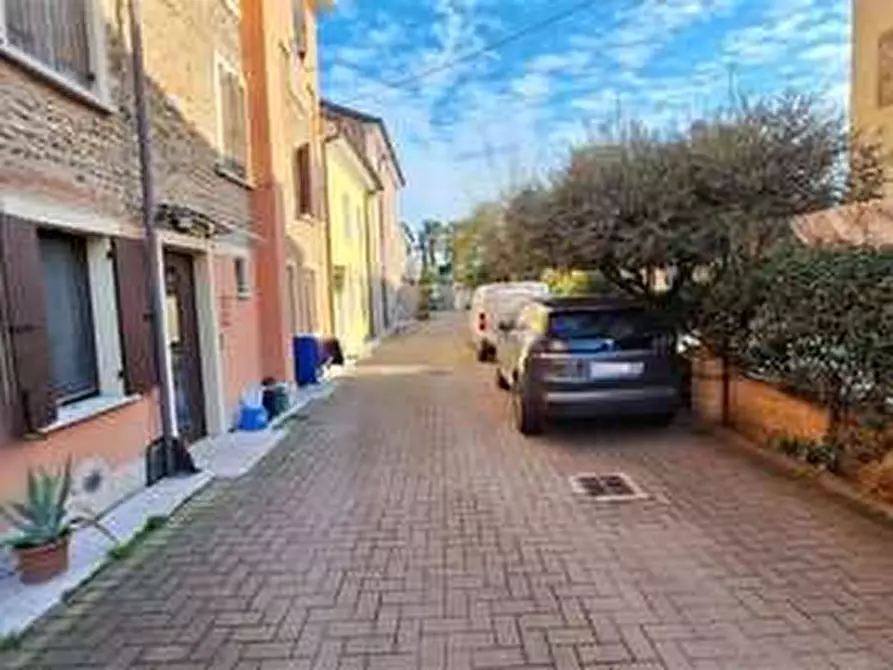 Immagine 3 di Porzione di casa in vendita  in Via Duca degli Abruzzi 59 a Villafranca Di Verona