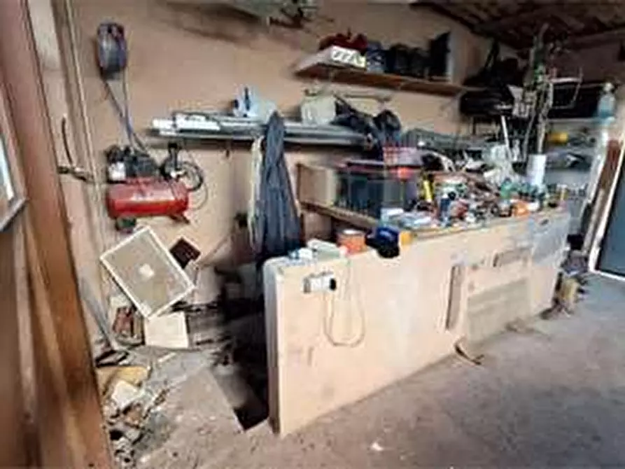 Immagine 37 di Porzione di casa in vendita  in Via Duca degli Abruzzi 59 a Villafranca Di Verona