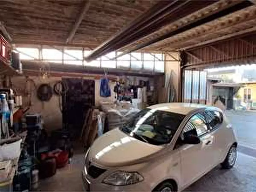 Immagine 40 di Porzione di casa in vendita  in Via Duca degli Abruzzi 59 a Villafranca Di Verona