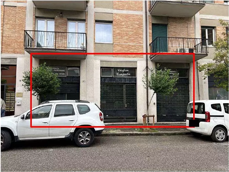 negozio in vendita a Verona