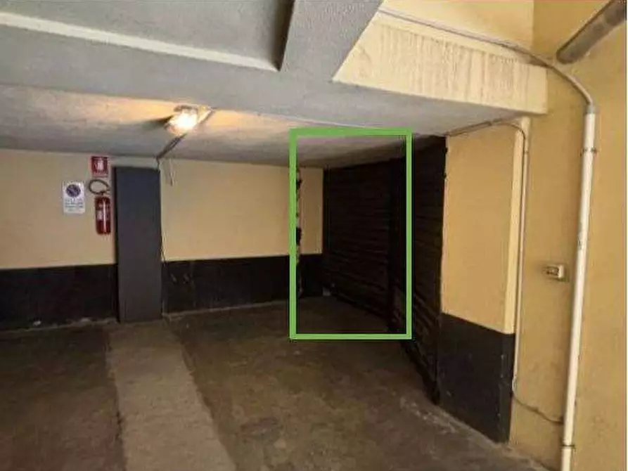 Immagine 12 di Negozio in vendita  in Via Cefalonia 9 a Verona