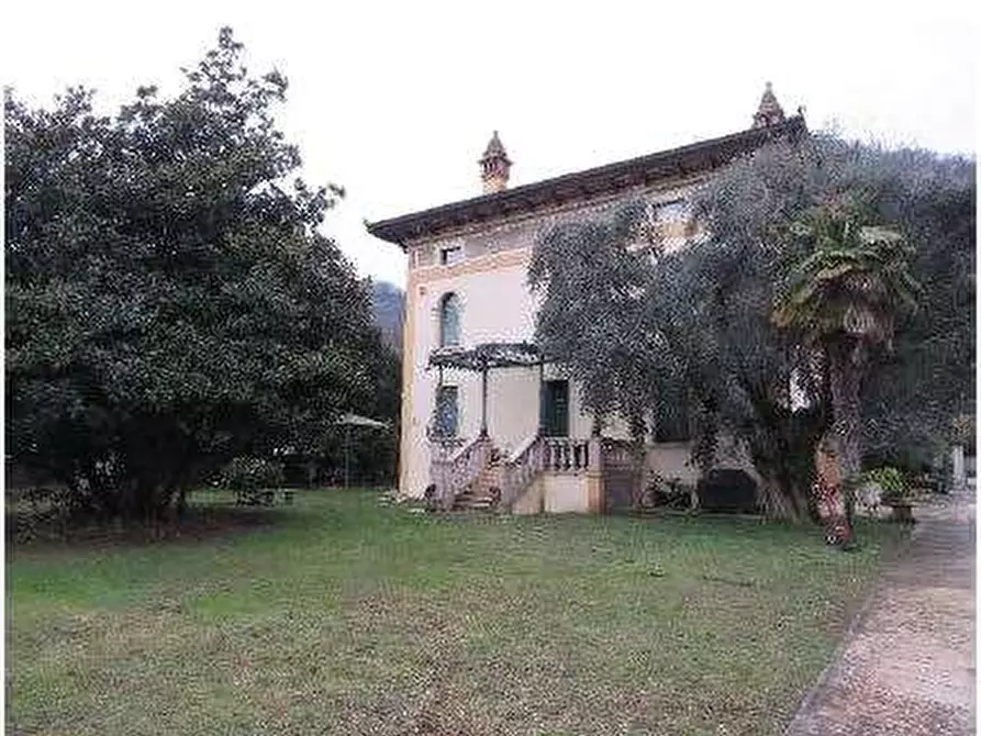 Immagine 1 di Villa in vendita  in Via Pozzo dell'Amore 41 a Affi