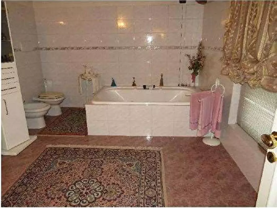 Immagine 18 di Villa in vendita  in Via Pozzo dell'Amore 41 a Affi