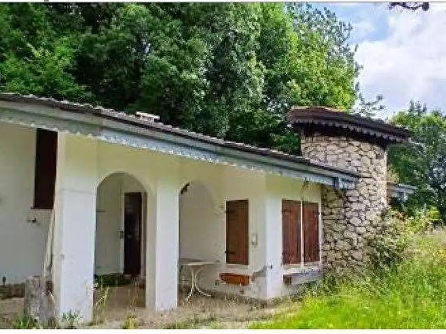 Immagine 2 di Villa in vendita  in Via Generale Graziani 1 a Ferrara Di Monte Baldo