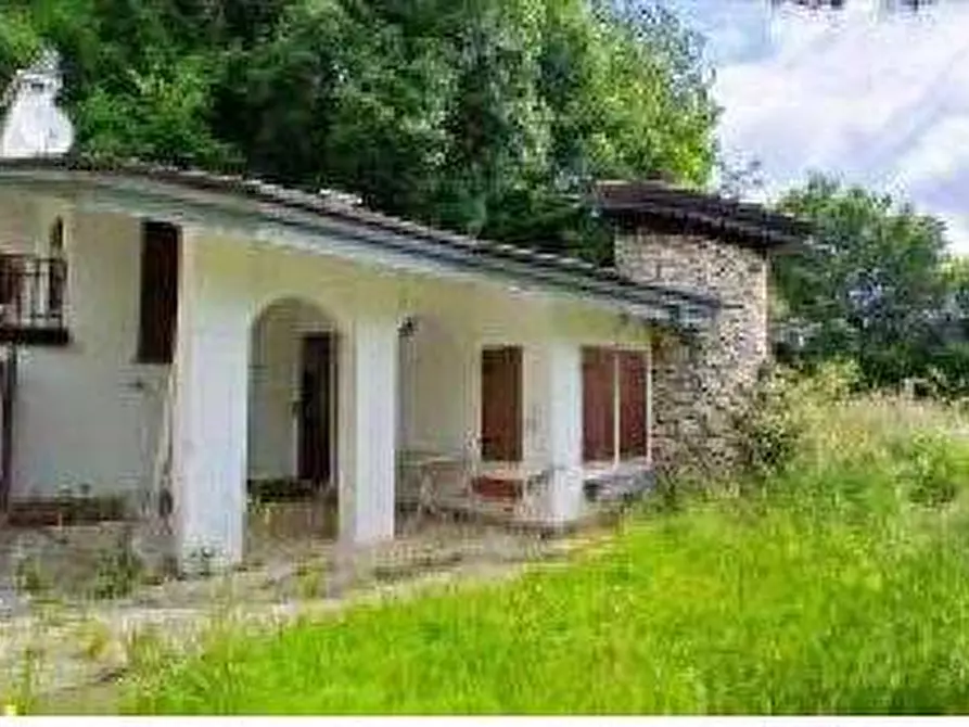 Immagine 3 di Villa in vendita  in Via Generale Graziani 1 a Ferrara Di Monte Baldo