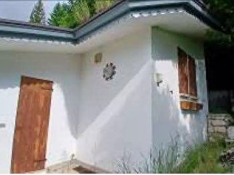 Immagine 29 di Villa in vendita  in Via Generale Graziani 1 a Ferrara Di Monte Baldo