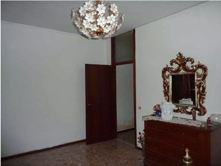 Immagine 13 di Appartamento in vendita  in Via Amerigo Vespucci  8 a Verona