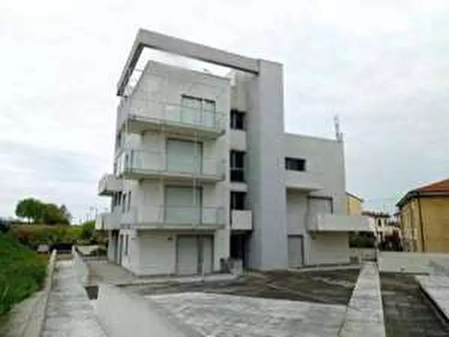 Immagine 1 di Porzione di casa in vendita  in Via L. Cadorna snc a Legnago