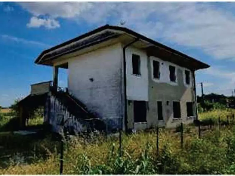 Immagine 3 di Appartamento in vendita  in Via Tregnon 18 a Nogara