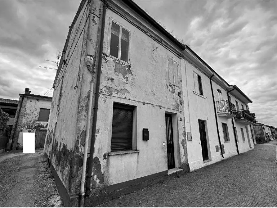 Immagine 1 di Porzione di casa in vendita  in Via XX Settembre  97 a Ronco All'adige