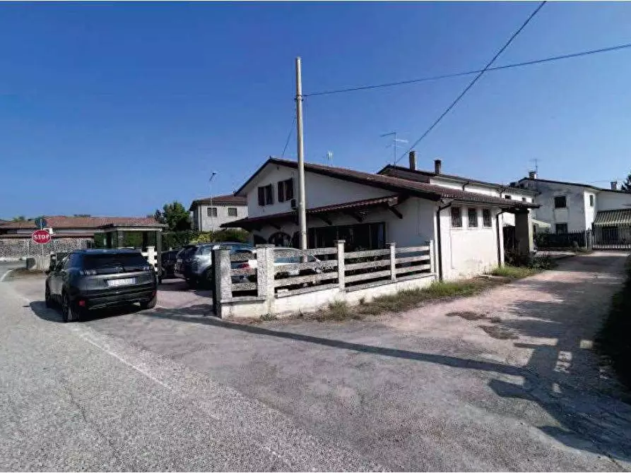 Immagine 2 di Laboratorio in vendita  in Via Riccadonna  1 a Zevio