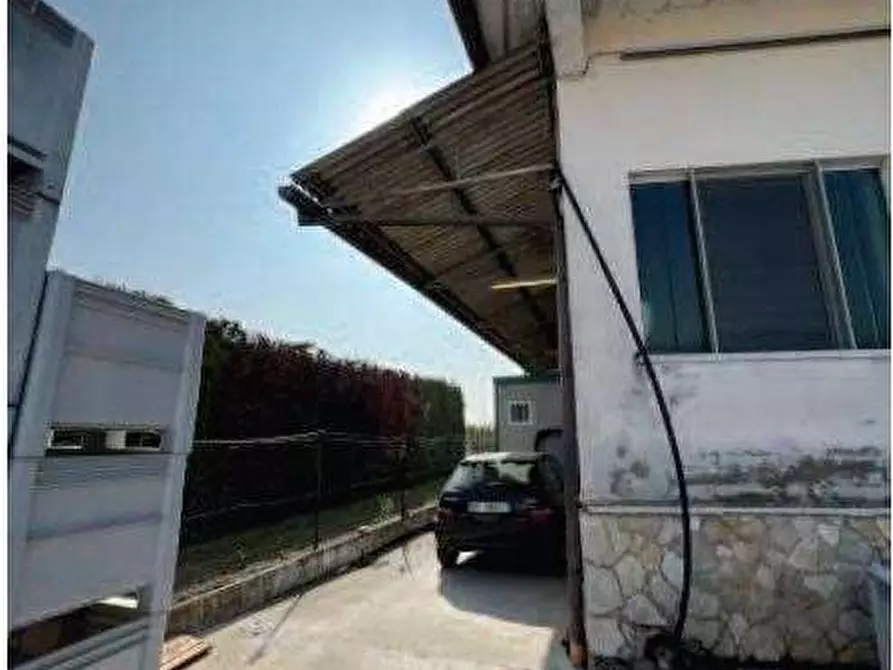 Immagine 7 di Laboratorio in vendita  in Via Riccadonna  1 a Zevio