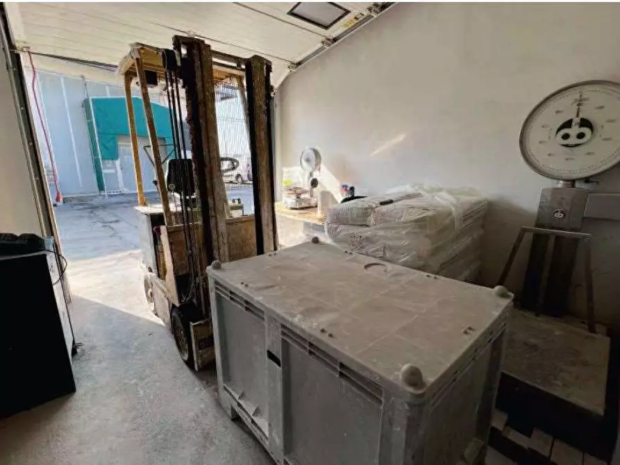 Immagine 20 di Laboratorio in vendita  in Via Riccadonna  1 a Zevio