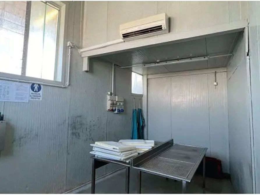 Immagine 34 di Laboratorio in vendita  in Via Riccadonna  1 a Zevio