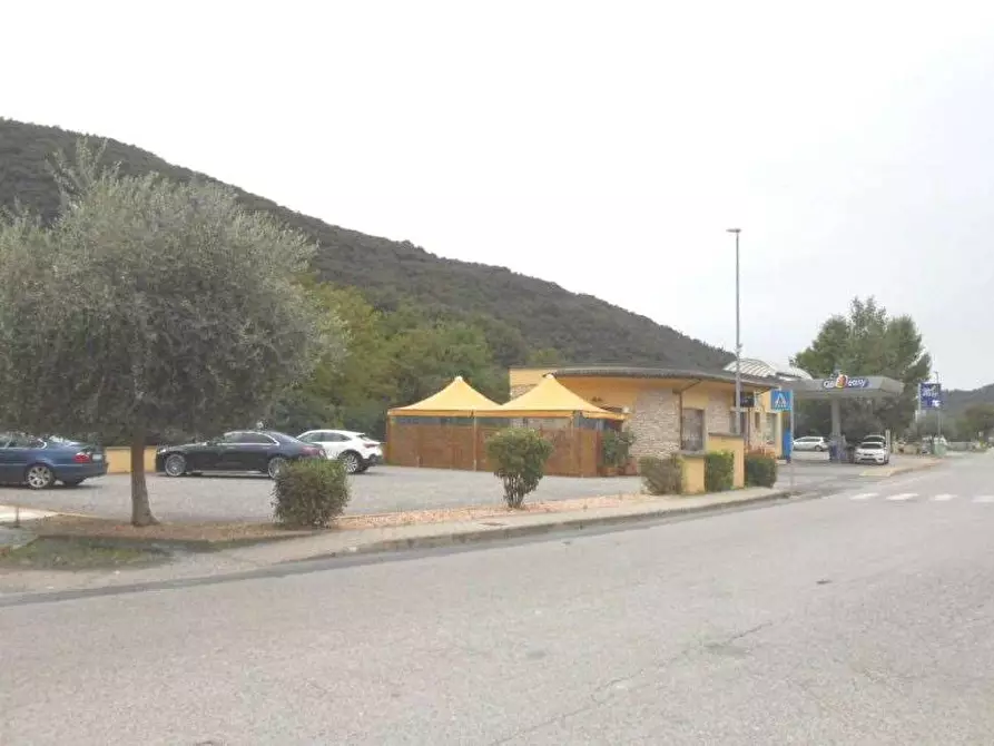 Immagine 2 di Negozio in vendita  in Via Tubaldini 8 a Grezzana