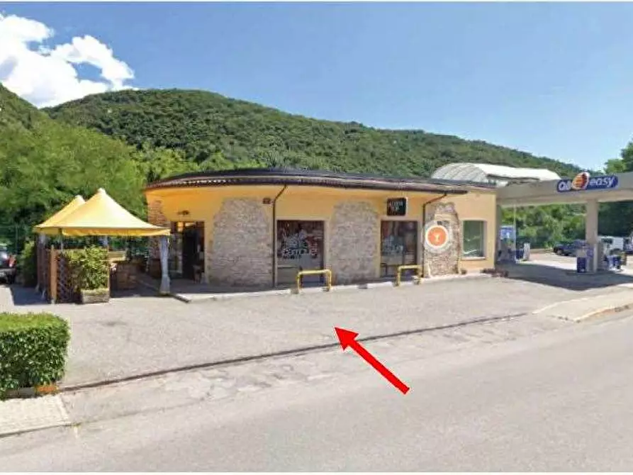 Immagine 3 di Negozio in vendita  in Via Tubaldini 8 a Grezzana