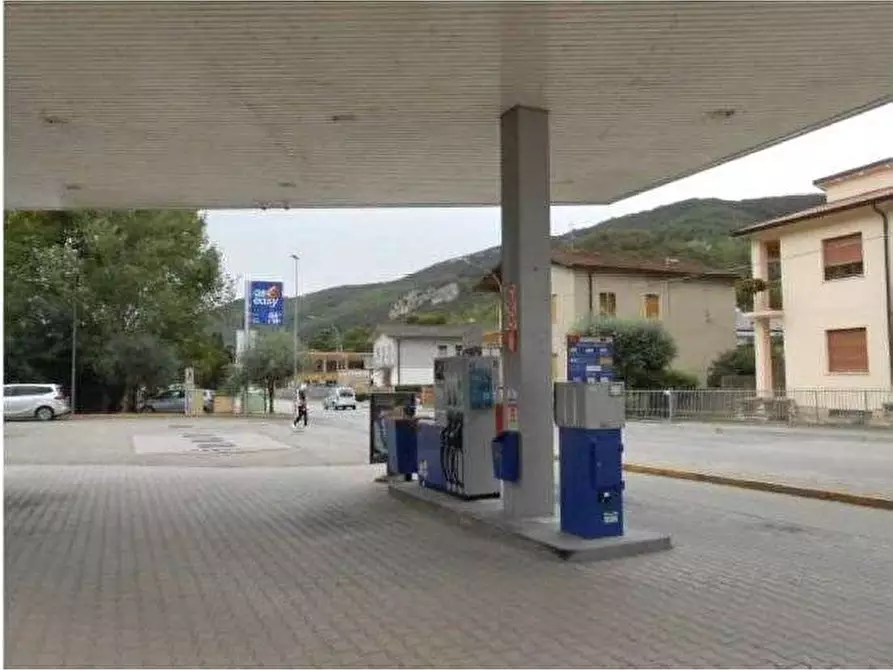 Immagine 11 di Negozio in vendita  in Via Tubaldini 8 a Grezzana