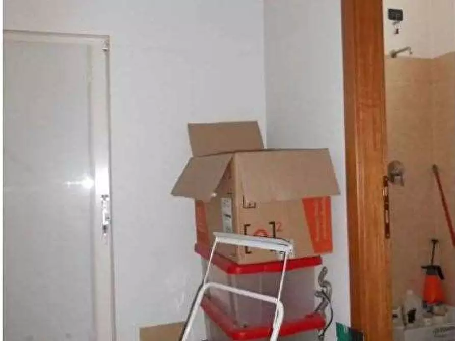 Immagine 14 di Negozio in vendita  in Via Tubaldini 8 a Grezzana