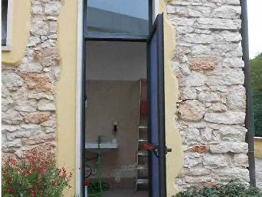 Immagine 16 di Negozio in vendita  in Via Tubaldini 8 a Grezzana