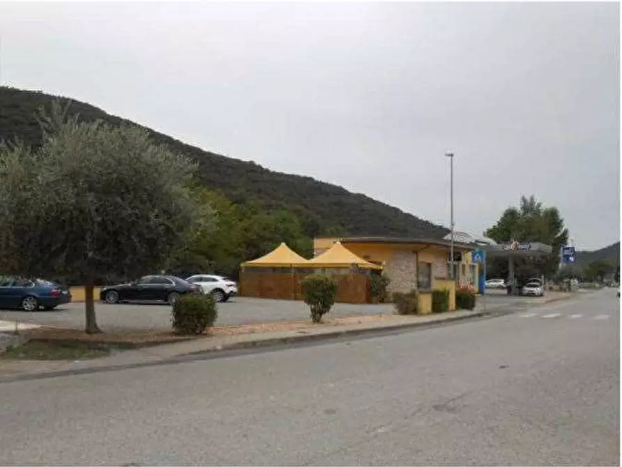 Immagine 20 di Negozio in vendita  in Via Tubaldini 8 a Grezzana