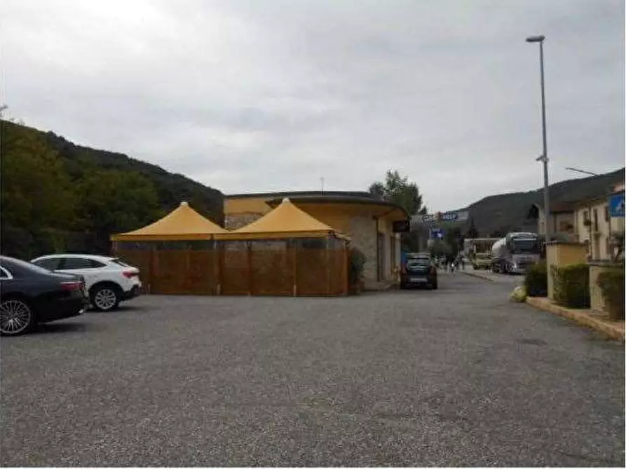 Immagine 22 di Negozio in vendita  in Via Tubaldini 8 a Grezzana