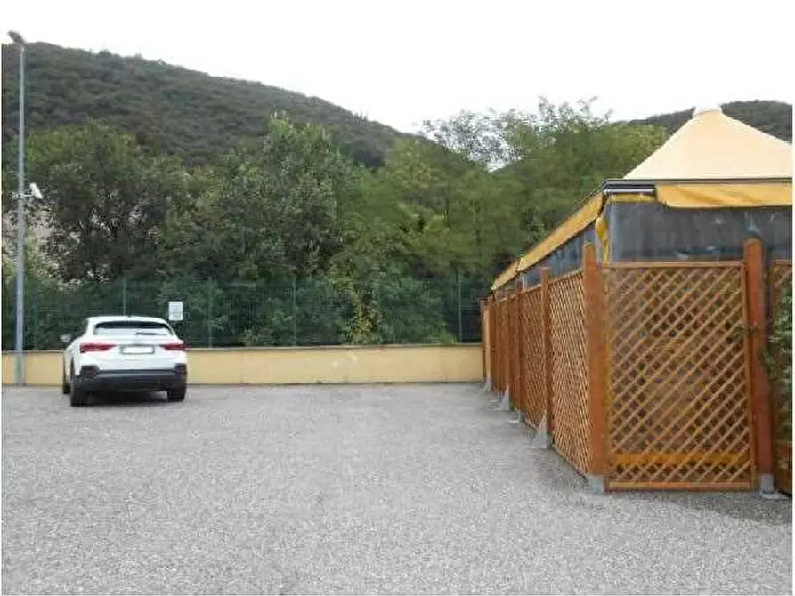 Immagine 23 di Negozio in vendita  in Via Tubaldini 8 a Grezzana