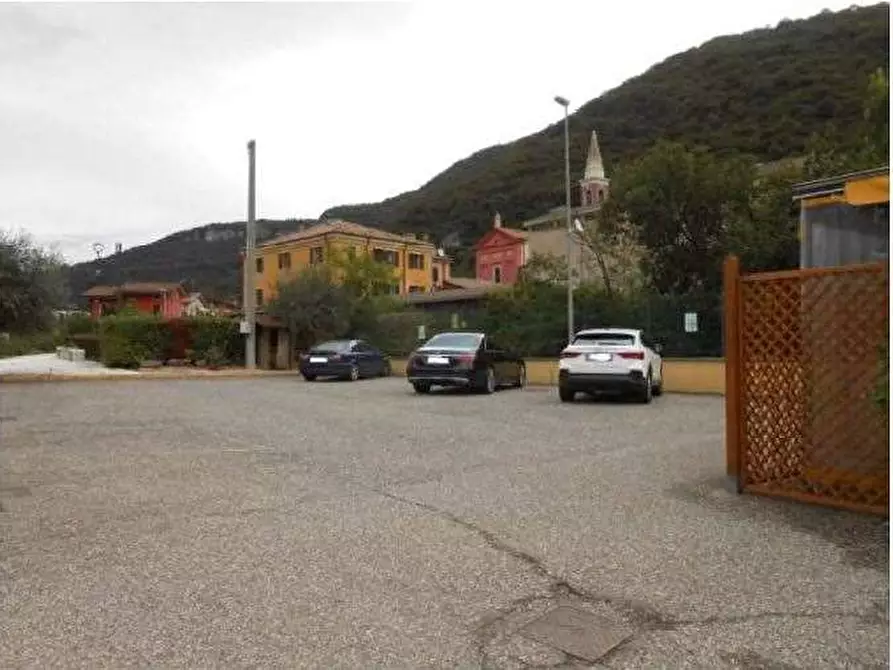 Immagine 25 di Negozio in vendita  in Via Tubaldini 8 a Grezzana