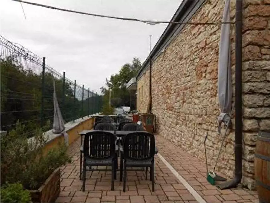 Immagine 27 di Negozio in vendita  in Via Tubaldini 8 a Grezzana