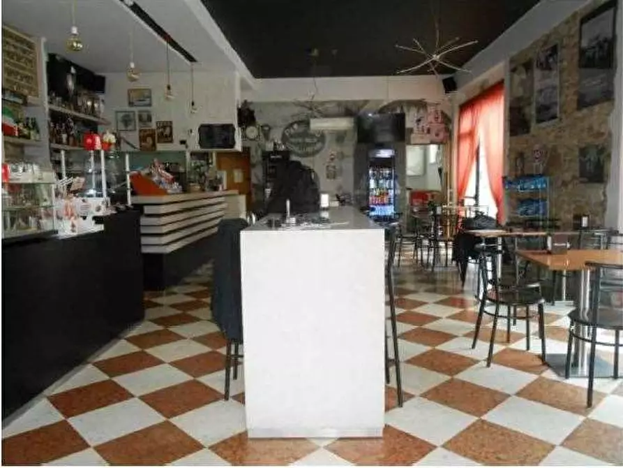 Immagine 30 di Negozio in vendita  in Via Tubaldini 8 a Grezzana