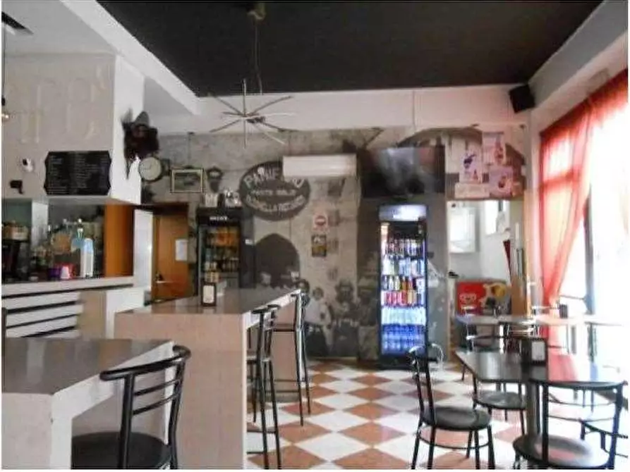 Immagine 31 di Negozio in vendita  in Via Tubaldini 8 a Grezzana