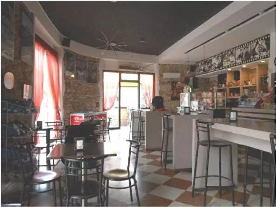 Immagine 32 di Negozio in vendita  in Via Tubaldini 8 a Grezzana