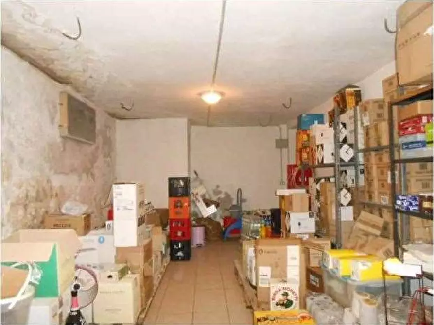 Immagine 41 di Negozio in vendita  in Via Tubaldini 8 a Grezzana