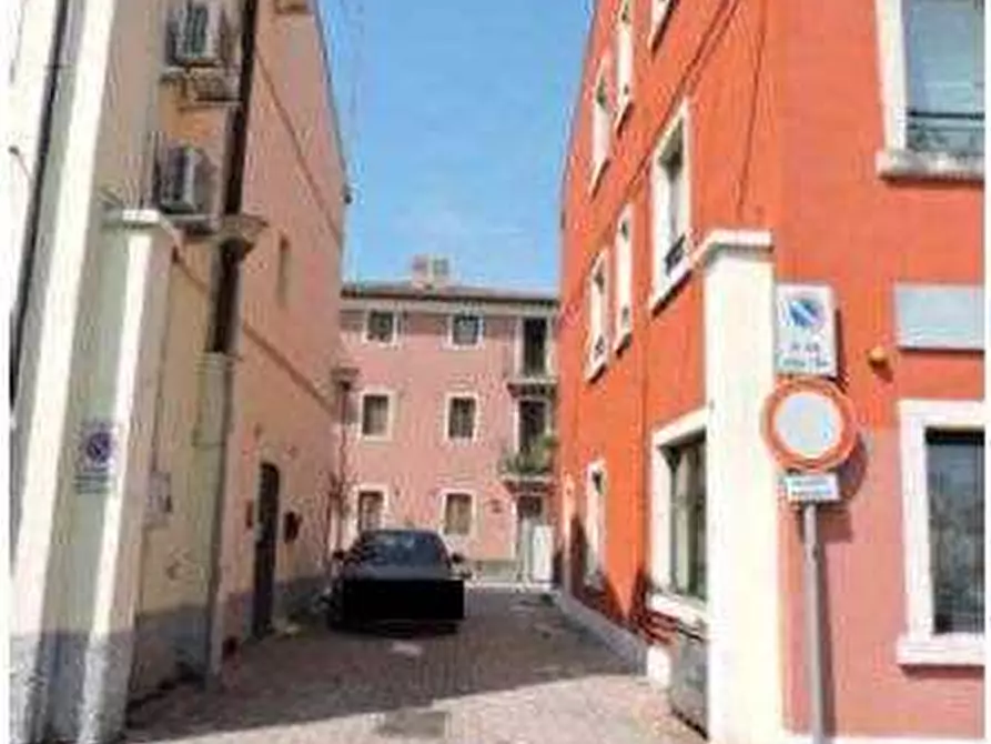 Immagine 2 di Appartamento in vendita  in Piazza A. De Gasperi  30/B a San Giovanni Lupatoto