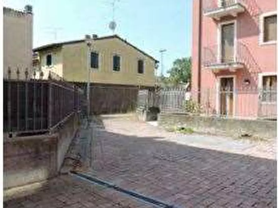 Immagine 3 di Appartamento in vendita  in Piazza A. De Gasperi  30/B a San Giovanni Lupatoto
